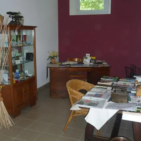 Guest house Ferme De Honzac 3*